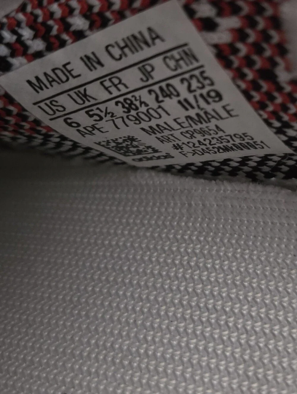 Adidas Yeezy Boost 350 V2 Zebra CP9654 Size 6 Pre-Owned